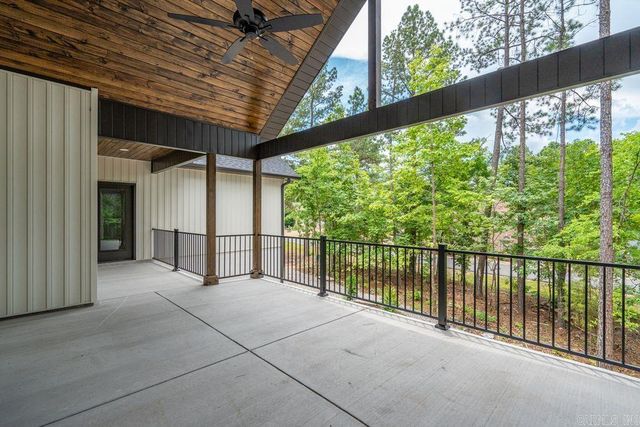 323 Maderas Drive, Hot Springs Village, AR 71909