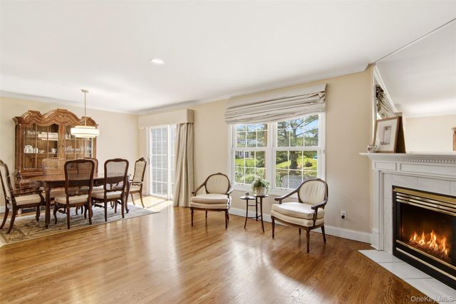 43 Lakebridge Drive S, Kings Park, NY 11754