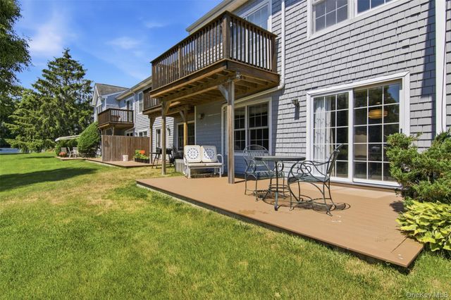 43 Lakebridge Drive S, Kings Park, NY 11754