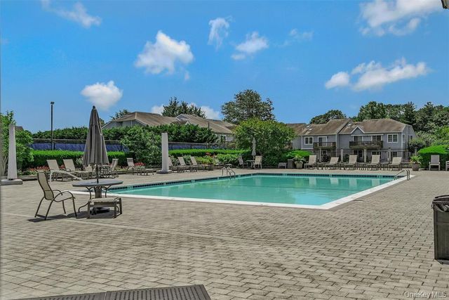 43 Lakebridge Drive S, Kings Park, NY 11754