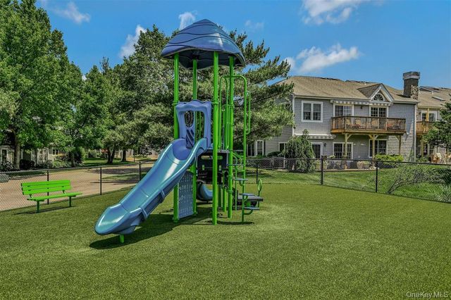 43 Lakebridge Drive S, Kings Park, NY 11754