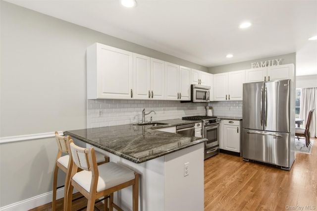 43 Lakebridge Drive S, Kings Park, NY 11754