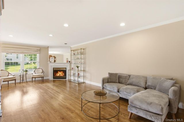 43 Lakebridge Drive S, Kings Park, NY 11754