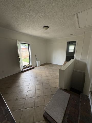 2912 Leatherwood Dr, Nashville, TN 37214