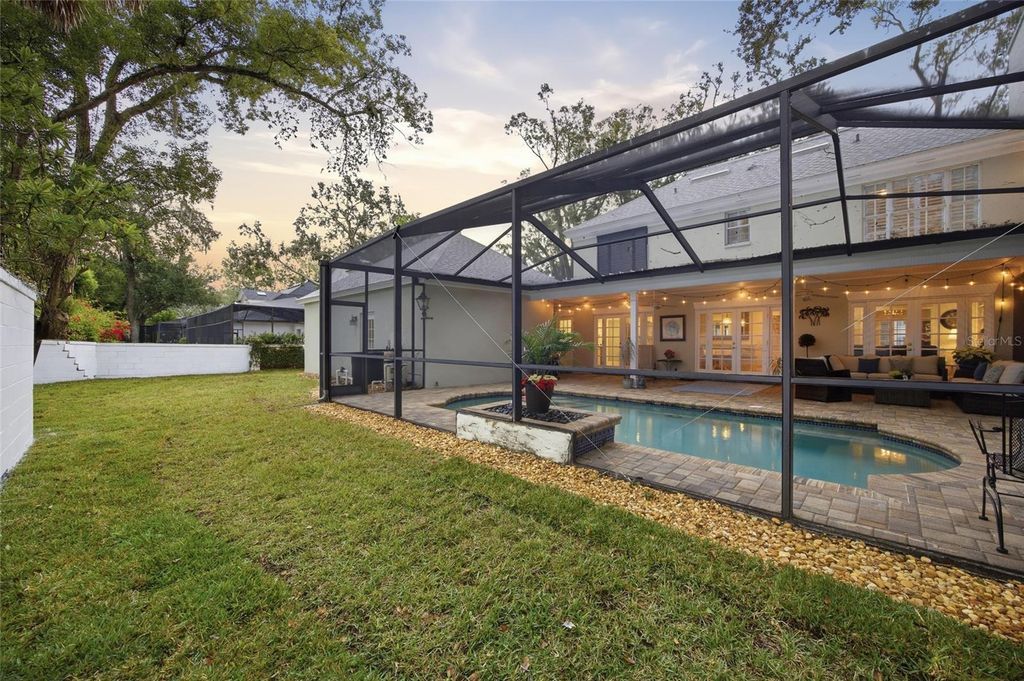 Image 37 of property listing at 2603 COZUMEL DRIVE, Tampa, FL 33618