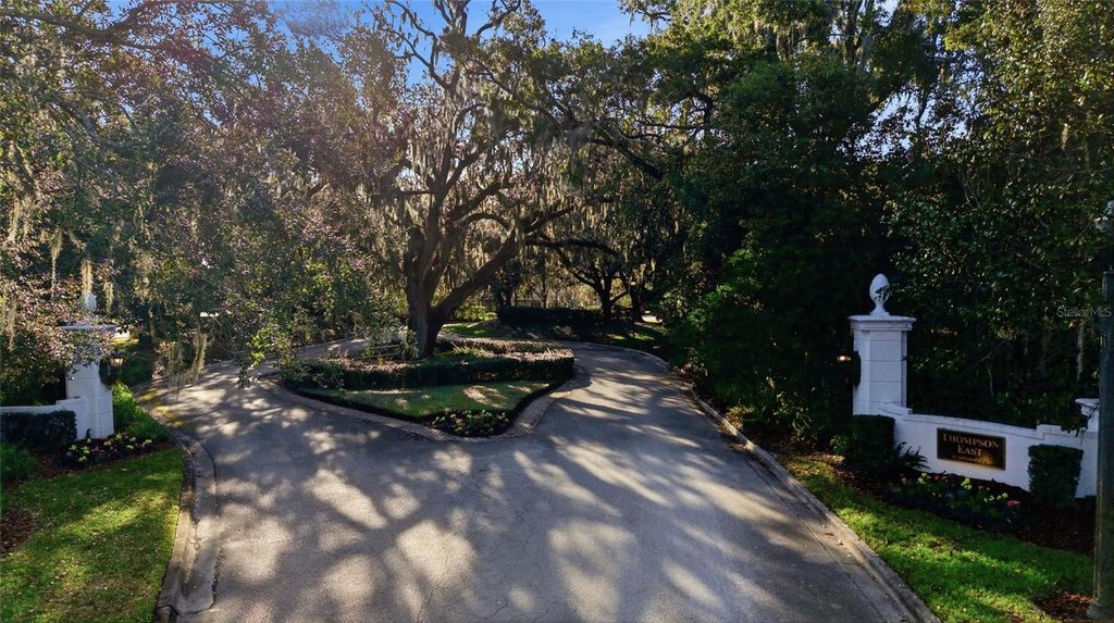 Image 45 of property listing at 2603 COZUMEL DRIVE, Tampa, FL 33618