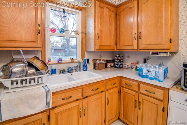 21858 Pleasant Avenue, Eastpointe, MI 48021