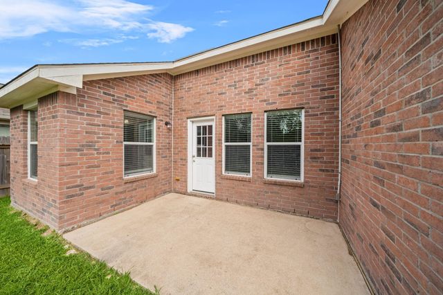 694 St Croix Street, Alvin, TX 77511