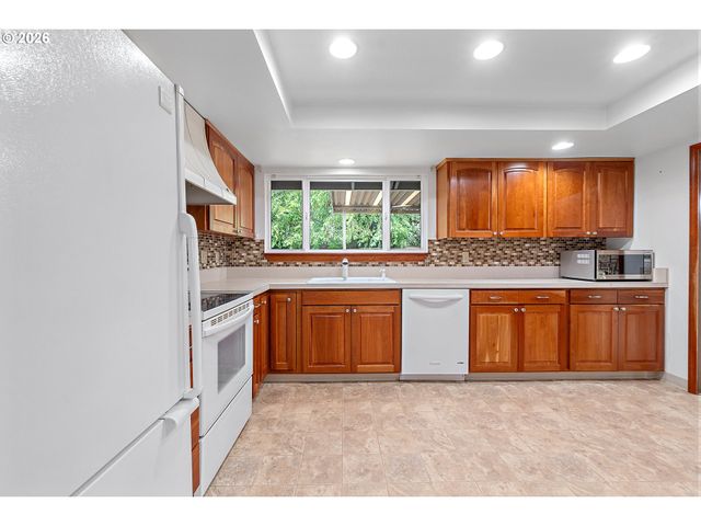 11865 Nw MARYLEE Ct, Portland, OR 97229