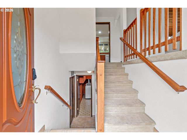 11865 Nw MARYLEE Ct, Portland, OR 97229