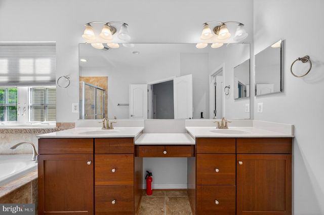 10582 POAGUES BATTERY DR, Bristow, VA 20136