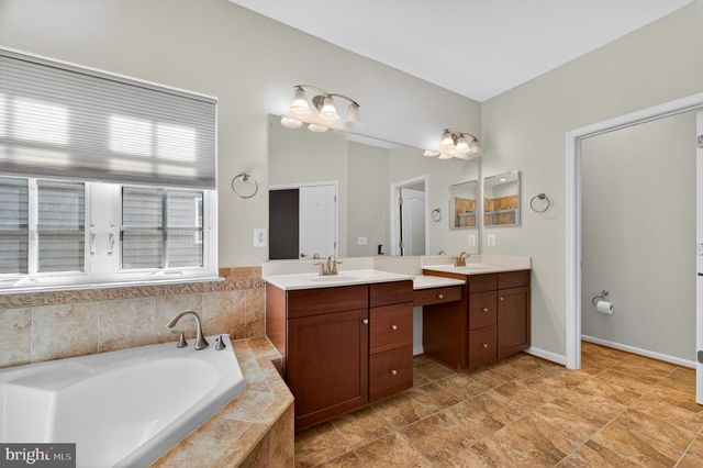 10582 POAGUES BATTERY DR, Bristow, VA 20136