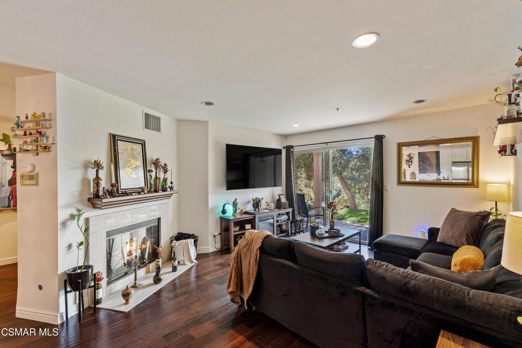 5744 Oak Bend Lane 108, Oak Park, CA 91377 — photo 2