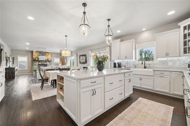 7727 Natalie Ln, North Huntingdon, PA 15642