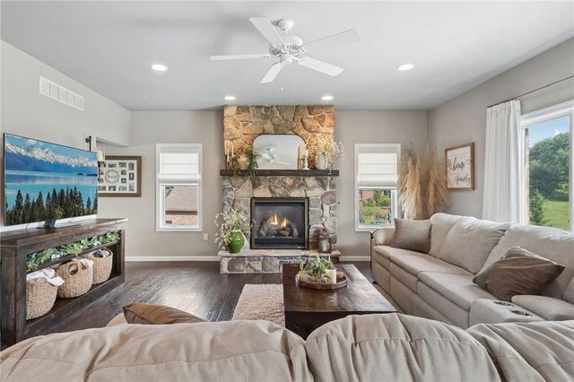 7727 Natalie Ln, North Huntingdon, PA 15642