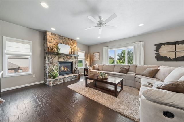 7727 Natalie Ln, North Huntingdon, PA 15642