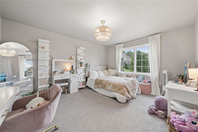 7727 Natalie Ln, North Huntingdon, PA 15642