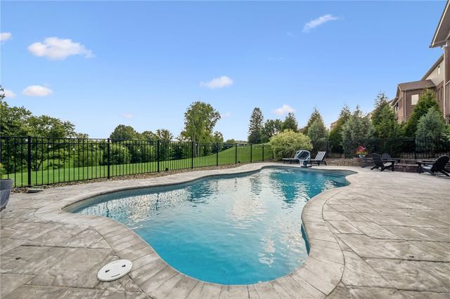 7727 Natalie Ln, North Huntingdon, PA 15642