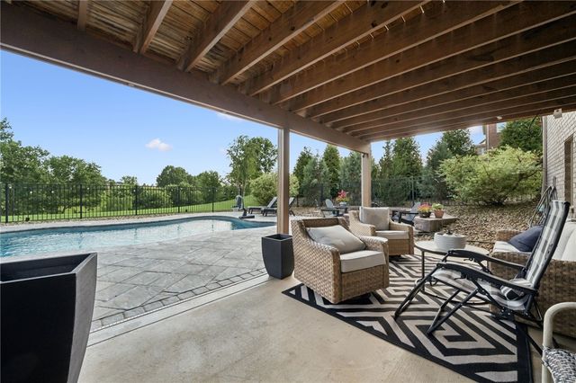 7727 Natalie Ln, North Huntingdon, PA 15642