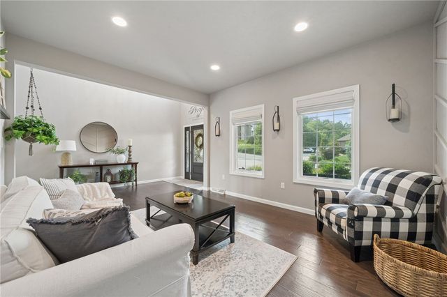 7727 Natalie Ln, North Huntingdon, PA 15642