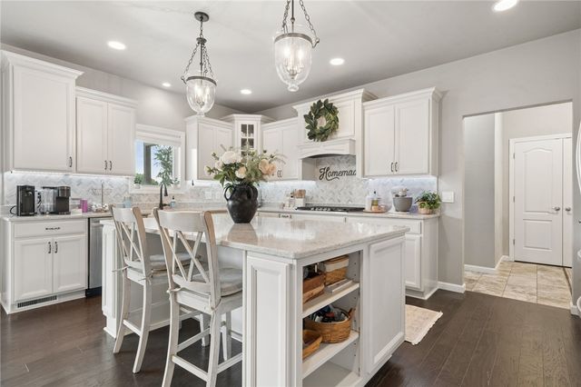 7727 Natalie Ln, North Huntingdon, PA 15642