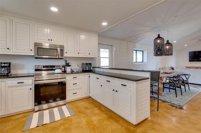 951 Myers Creek RD, Dripping Springs, TX 78620