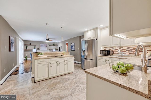 14210 GREENCROFT LN, Cockeysville, MD 21030