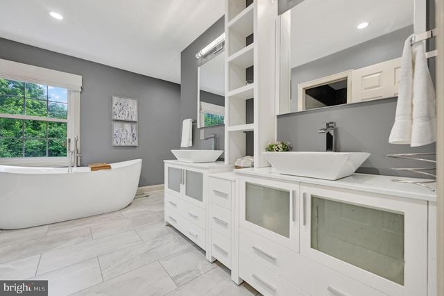 14210 GREENCROFT LN, Cockeysville, MD 21030