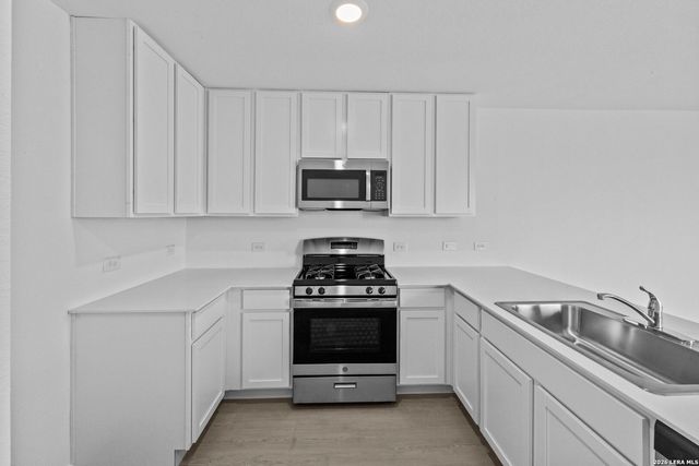 13039 Lake Fryer, St Hedwig, TX 78152
