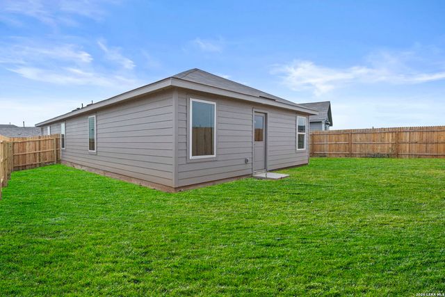 13039 Lake Fryer, St Hedwig, TX 78152
