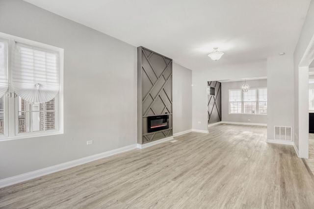 7938 S Loomis Boulevard, Chicago, IL 60620