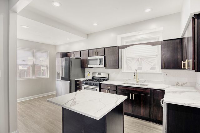 7938 S Loomis Boulevard, Chicago, IL 60620