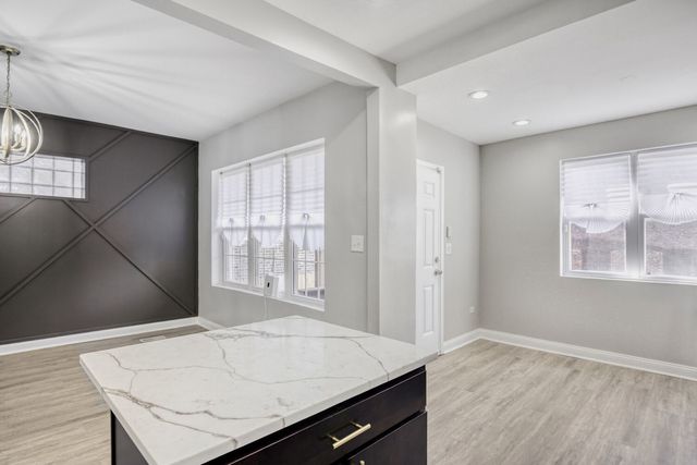 7938 S Loomis Boulevard, Chicago, IL 60620