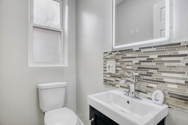 7938 S Loomis Boulevard, Chicago, IL 60620