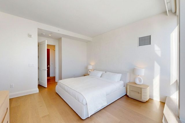 240 Devonshire St U3912, Boston, MA 02110