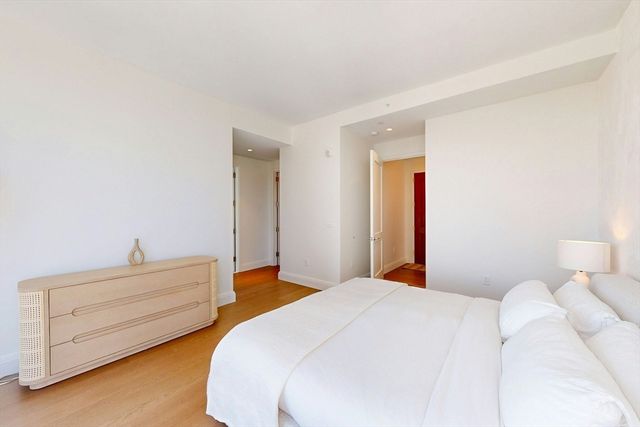 240 Devonshire St U3912, Boston, MA 02110