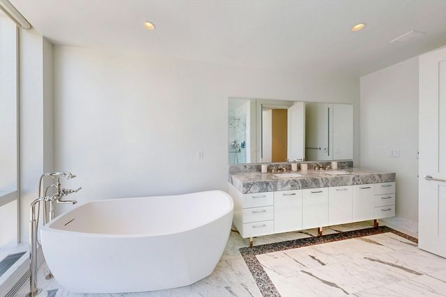 240 Devonshire St U3912, Boston, MA 02110