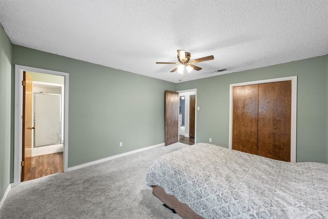 308 W Spring Valley Drive, Hewitt, TX 76643