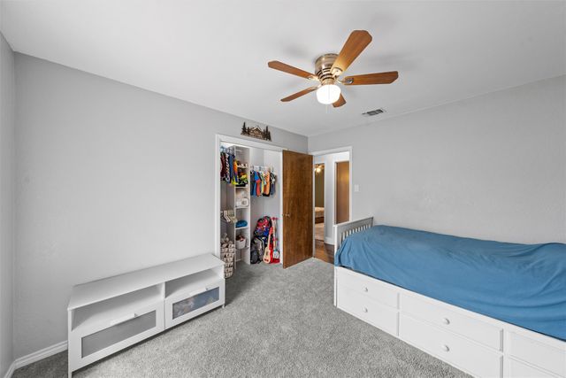308 W Spring Valley Drive, Hewitt, TX 76643