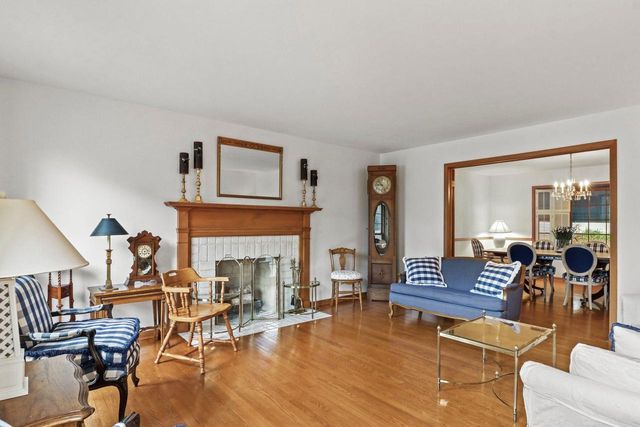418 Bryce Canyon Circle, Madison, WI 53705
