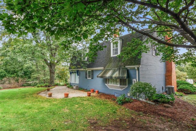 418 Bryce Canyon Circle, Madison, WI 53705