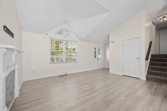 768 Greenhaven Dr, Bethel Park, PA 15102