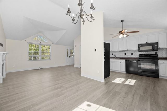 768 Greenhaven Dr, Bethel Park, PA 15102