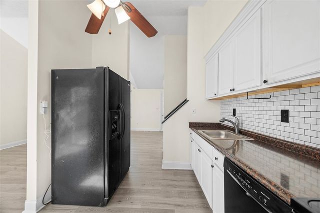 768 Greenhaven Dr, Bethel Park, PA 15102