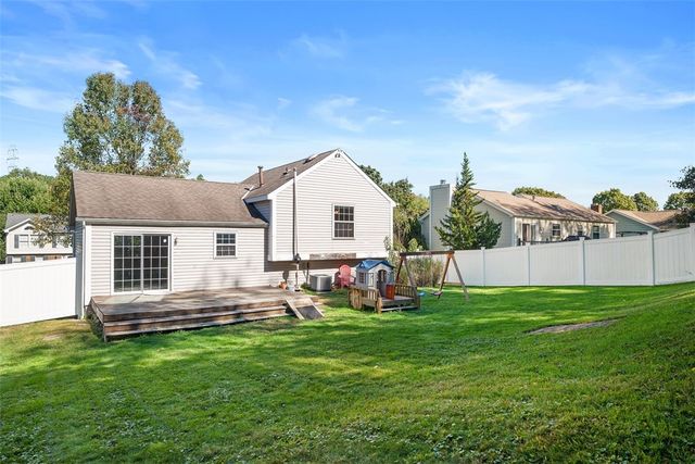 768 Greenhaven Dr, Bethel Park, PA 15102