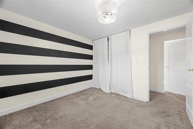 768 Greenhaven Dr, Bethel Park, PA 15102