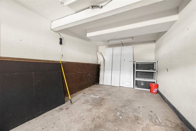 768 Greenhaven Dr, Bethel Park, PA 15102