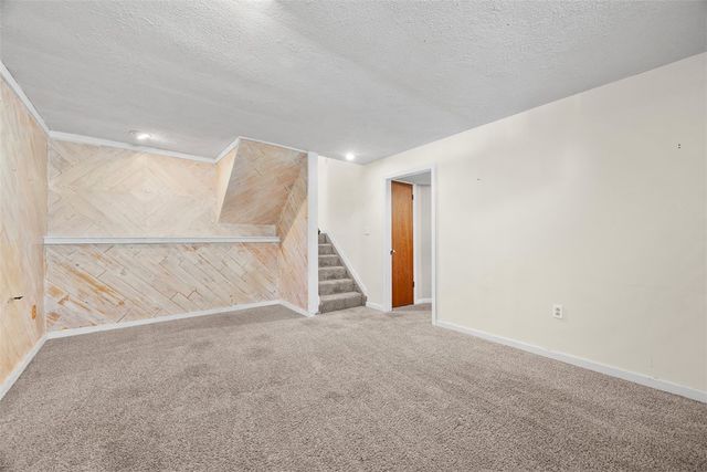 768 Greenhaven Dr, Bethel Park, PA 15102