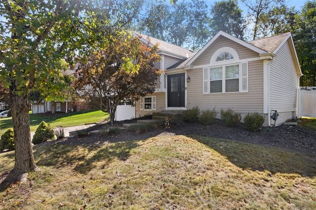 768 Greenhaven Dr, Bethel Park, PA 15102