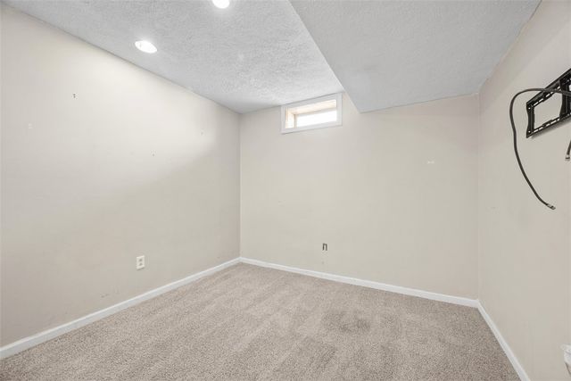 768 Greenhaven Dr, Bethel Park, PA 15102